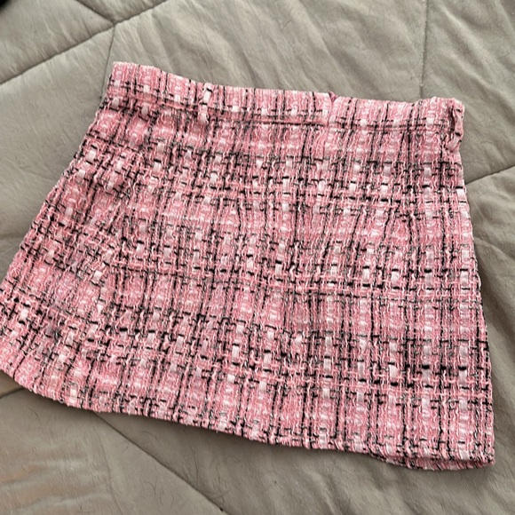 NWT PretyLittleThing Women's Pink Boucie Tweed Mini Skirt - 4 - Picture 3 of 3